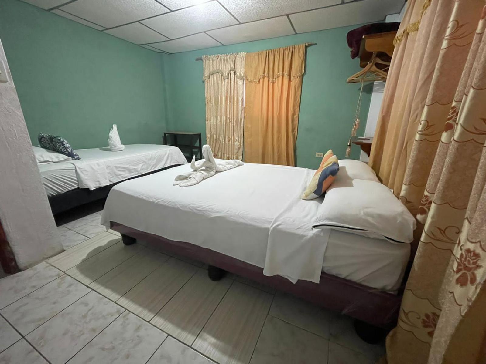 Casa De Alexis Hotel Puerto Baquerizo Moreno Ngoại thất bức ảnh